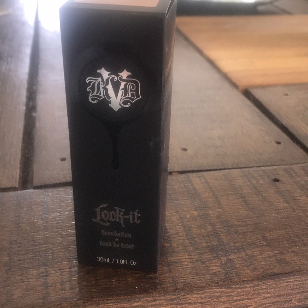Foundation, full coverage! - Picture 2 of 4